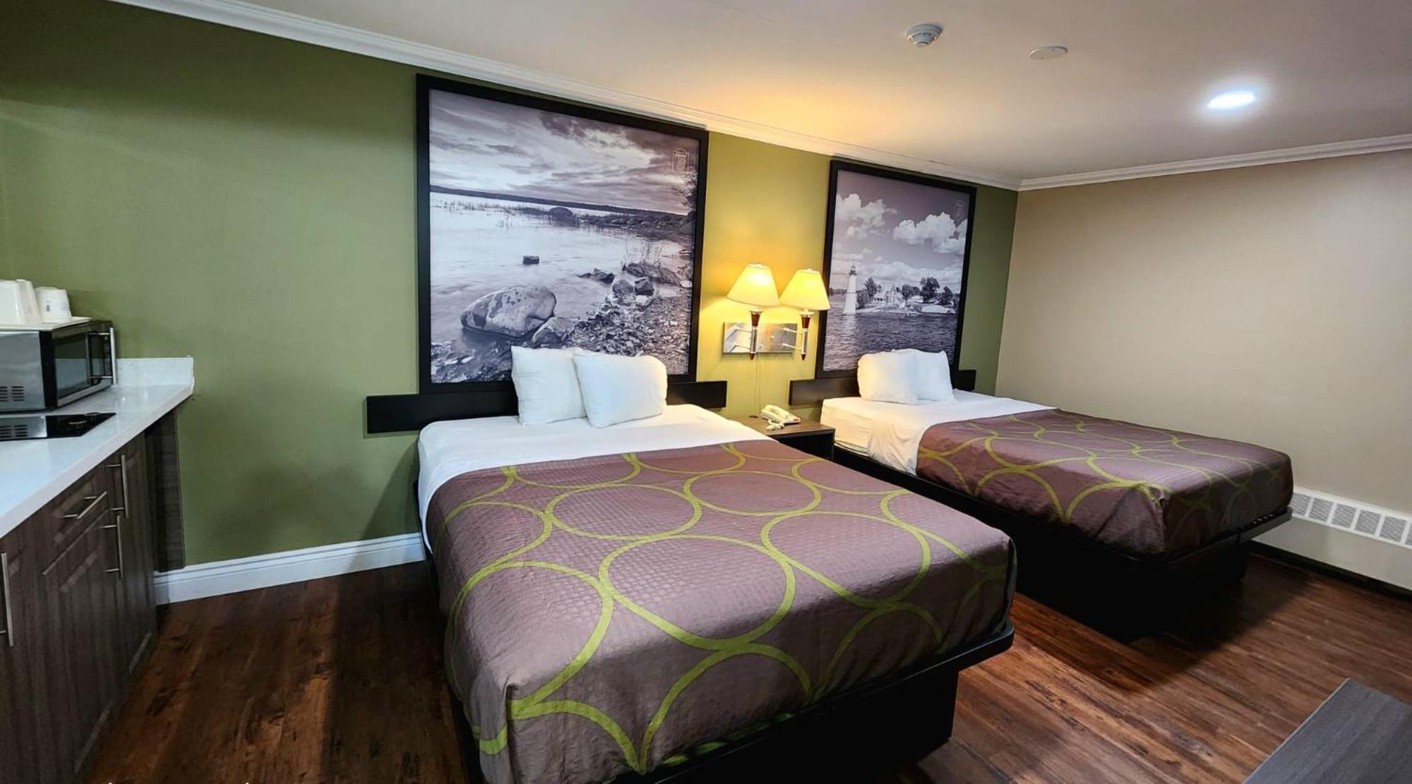 Super 8 by Wyndham Pembroke Hotel Bagian luar foto