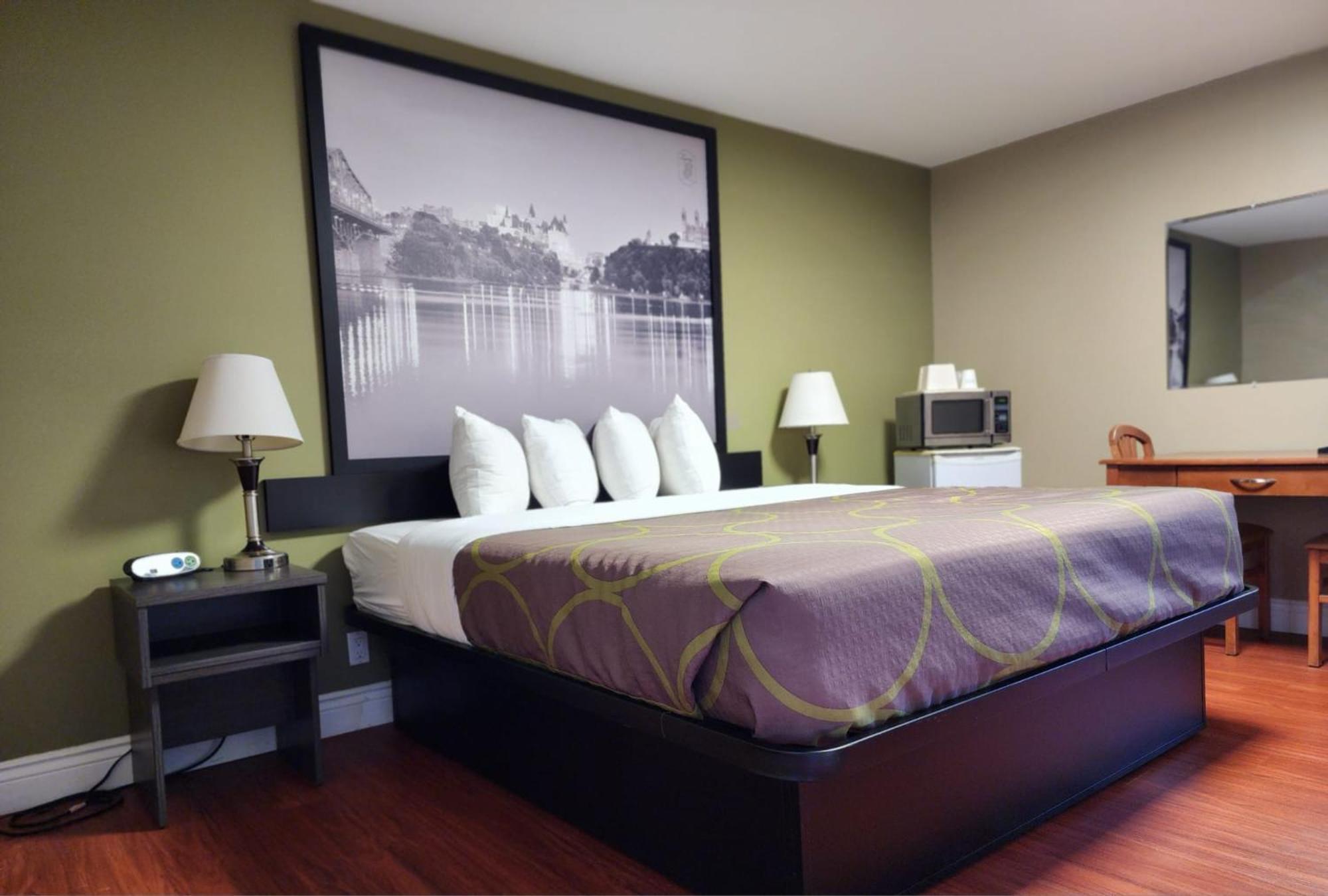 Super 8 by Wyndham Pembroke Hotel Bagian luar foto