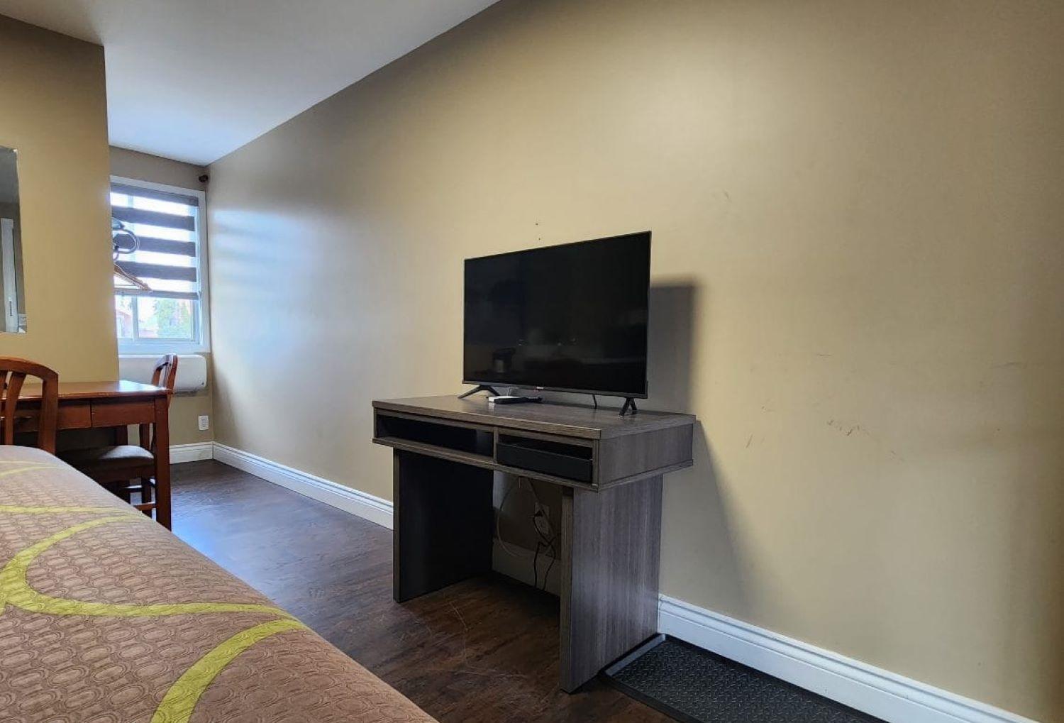 Super 8 by Wyndham Pembroke Hotel Bagian luar foto