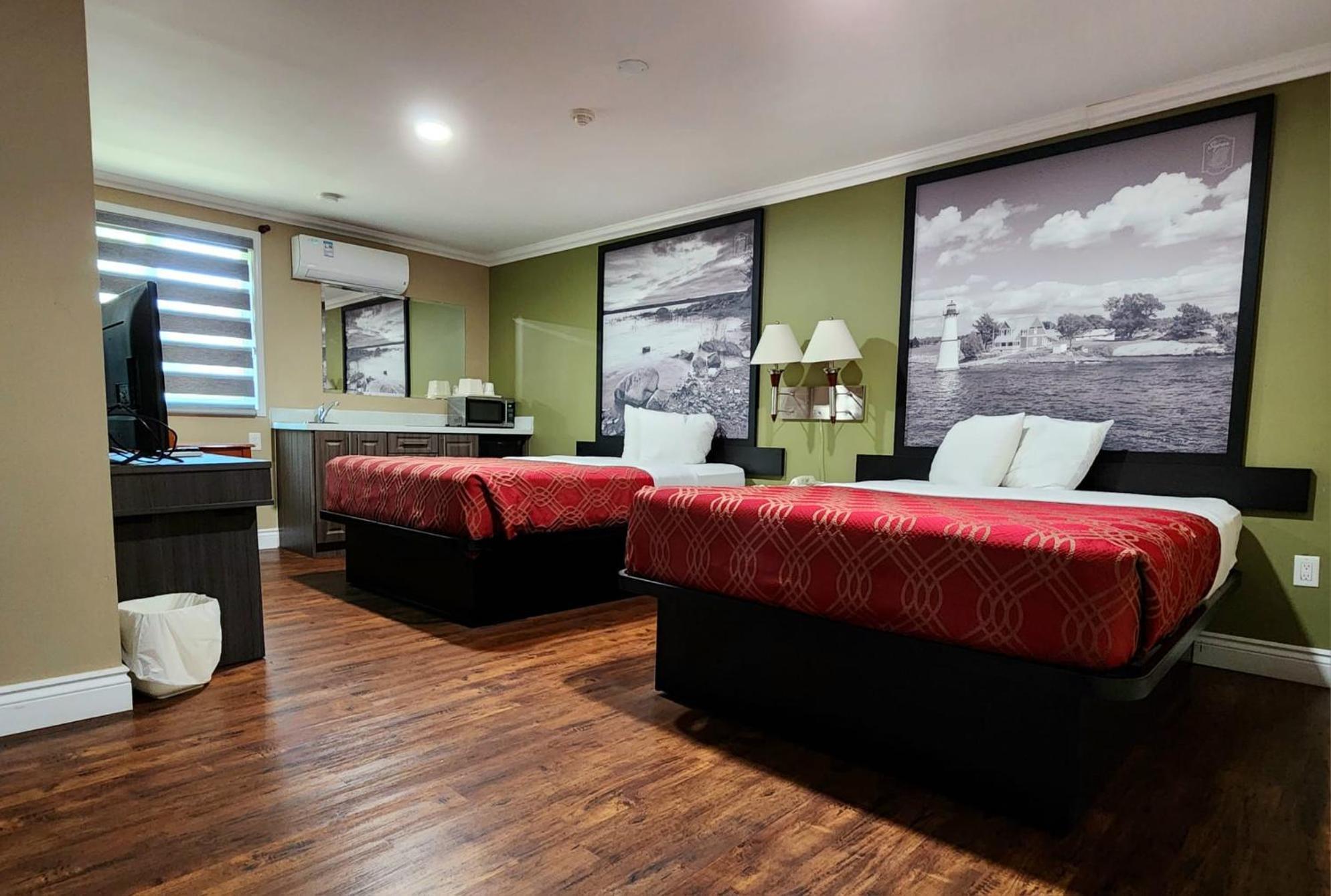 Super 8 by Wyndham Pembroke Hotel Bagian luar foto