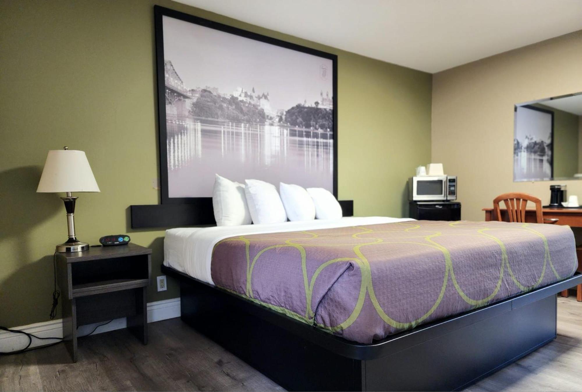 Super 8 by Wyndham Pembroke Hotel Bagian luar foto